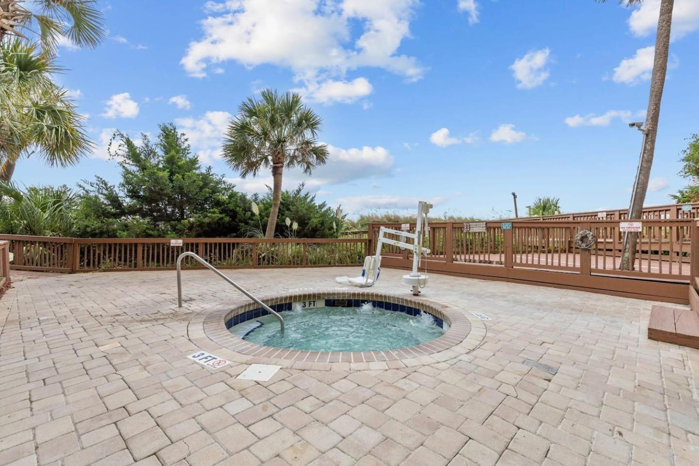Luxury Ocean Front By Barefoot Landing Apartment Myrtle Beach Exterior foto